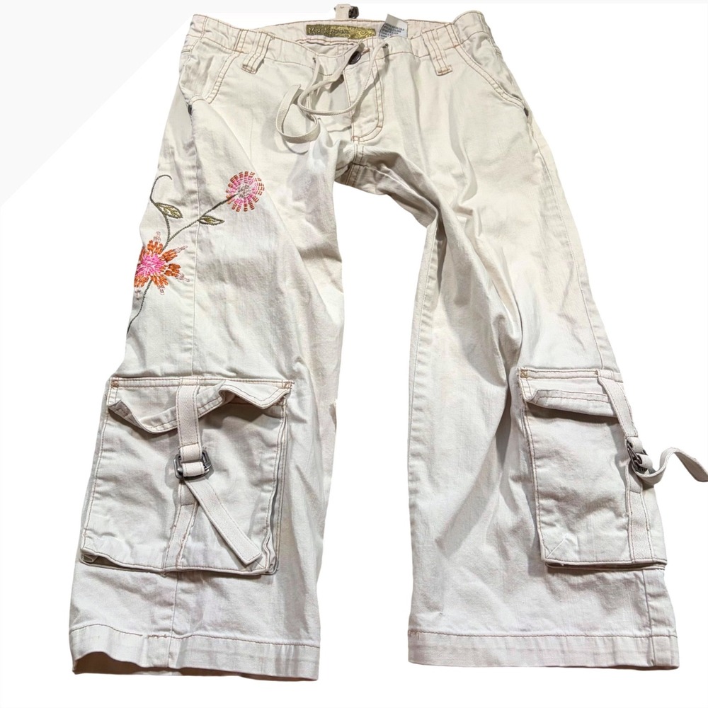 Y2K Cute Mudd Jeans Women Beige Floral Embroidered Cargo Capri Pants